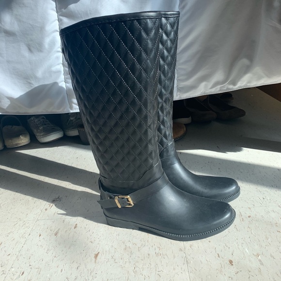 ❌SOLD❌ GUESS RAIN BOOTS SZ8 ✨ - Picture 4 of 7